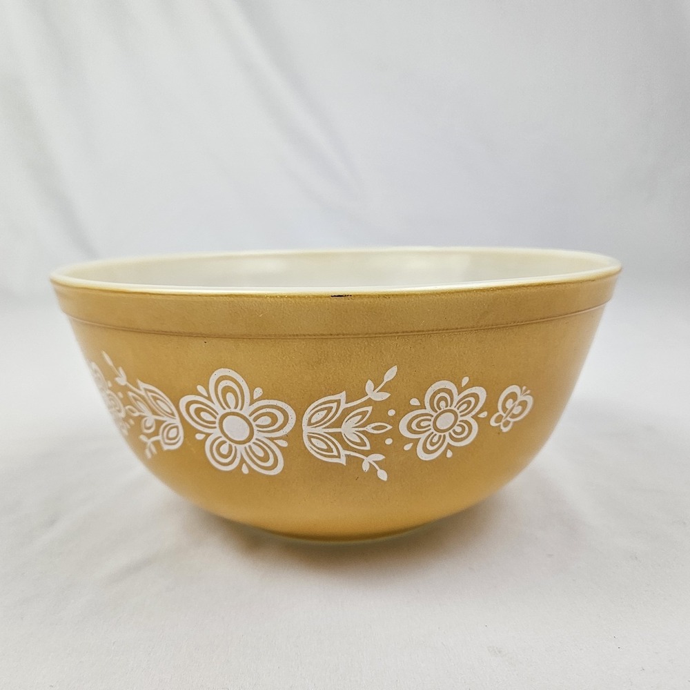 Vintage PYREX Butterfly Gold Mixing Bowl  2 1/2 Qt #403